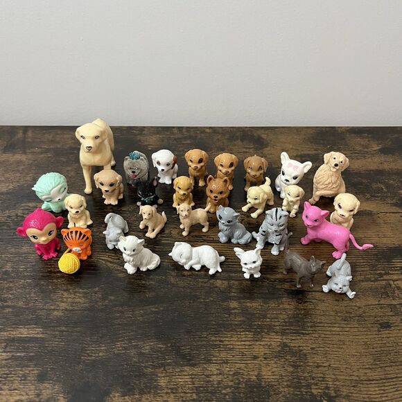 Lot of 30 Mini Pet Figures Flocked & Plastic Cats Dogs Animals Assorted Toys - Picture 1 of 4